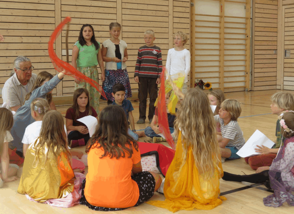 Monatsfeier an der Freien Waldorfschule in Burgweiler